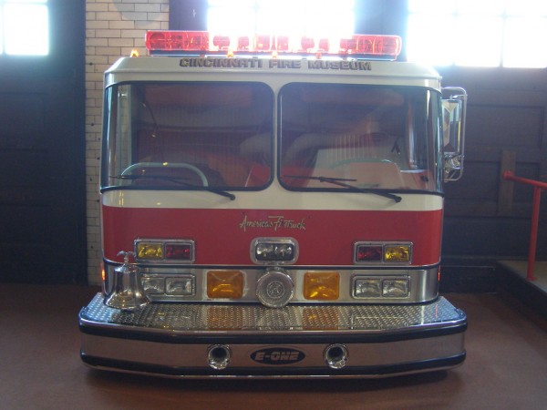 Cabina camionului de pompieri
